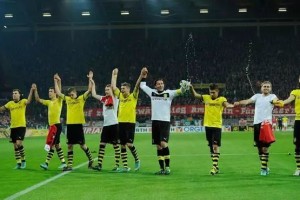  多特蒙德青年军崛起冲击欧冠席位受瞩目  