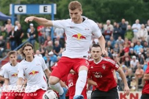  莱比锡红牛客场战平柏林联，德甲争冠悬念延续