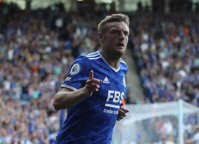  凯恩达成英超百球里程碑，热刺主场击败埃弗顿  