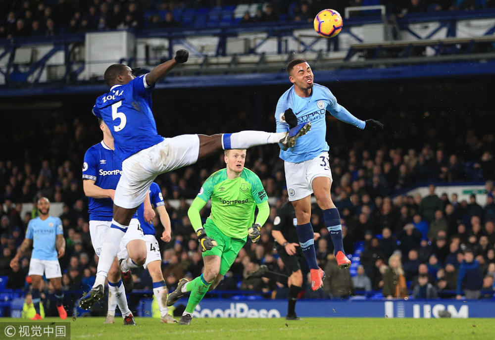  德布劳内任意球制胜助曼城登顶  